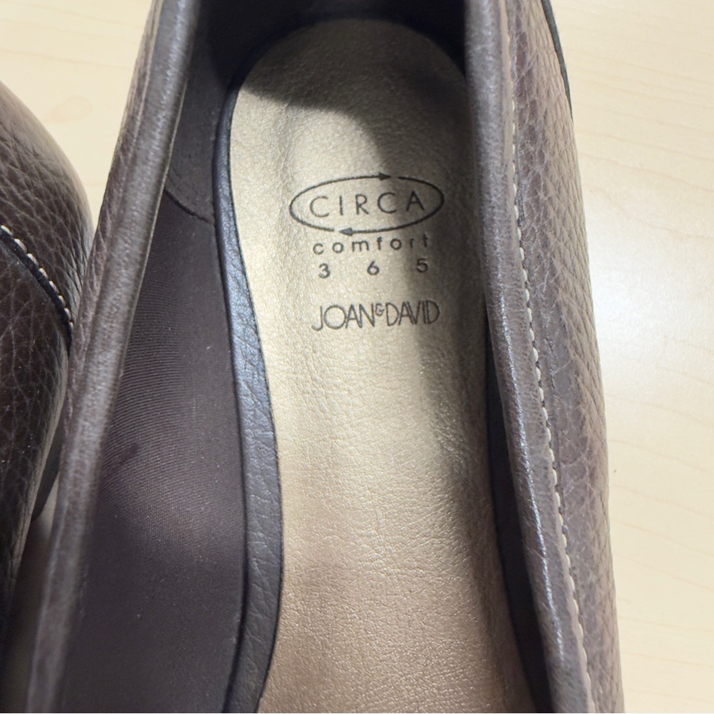 Circa Joan & David Classic Brown Leather Pointed-Toe Loafers Size 9.5 - Picture 4 of 11